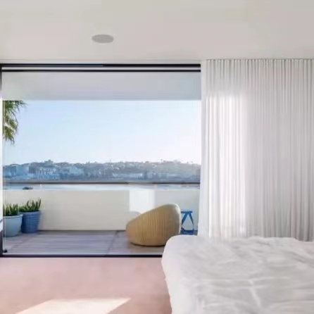 What kind of curtains are good choices for living room？