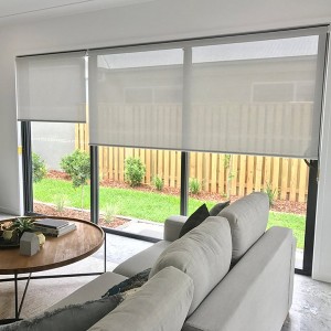 Top Quality China 5% Sunscreen Rollers Curtains Fabric Blackout Fiber Glass White Gray and Beige