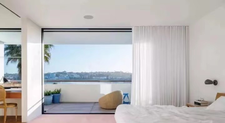 What kind of curtains are good choices for living room3