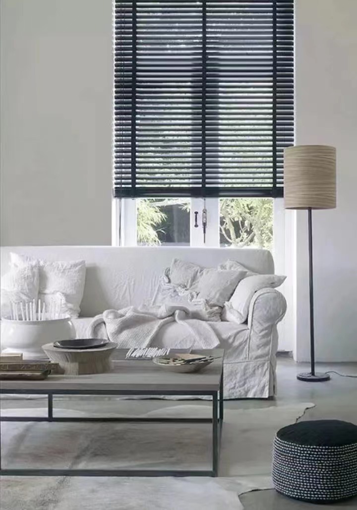 What kind of curtains are good choices for living room6