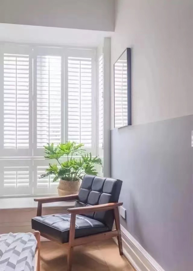 What kind of curtains are good choices for living room9
