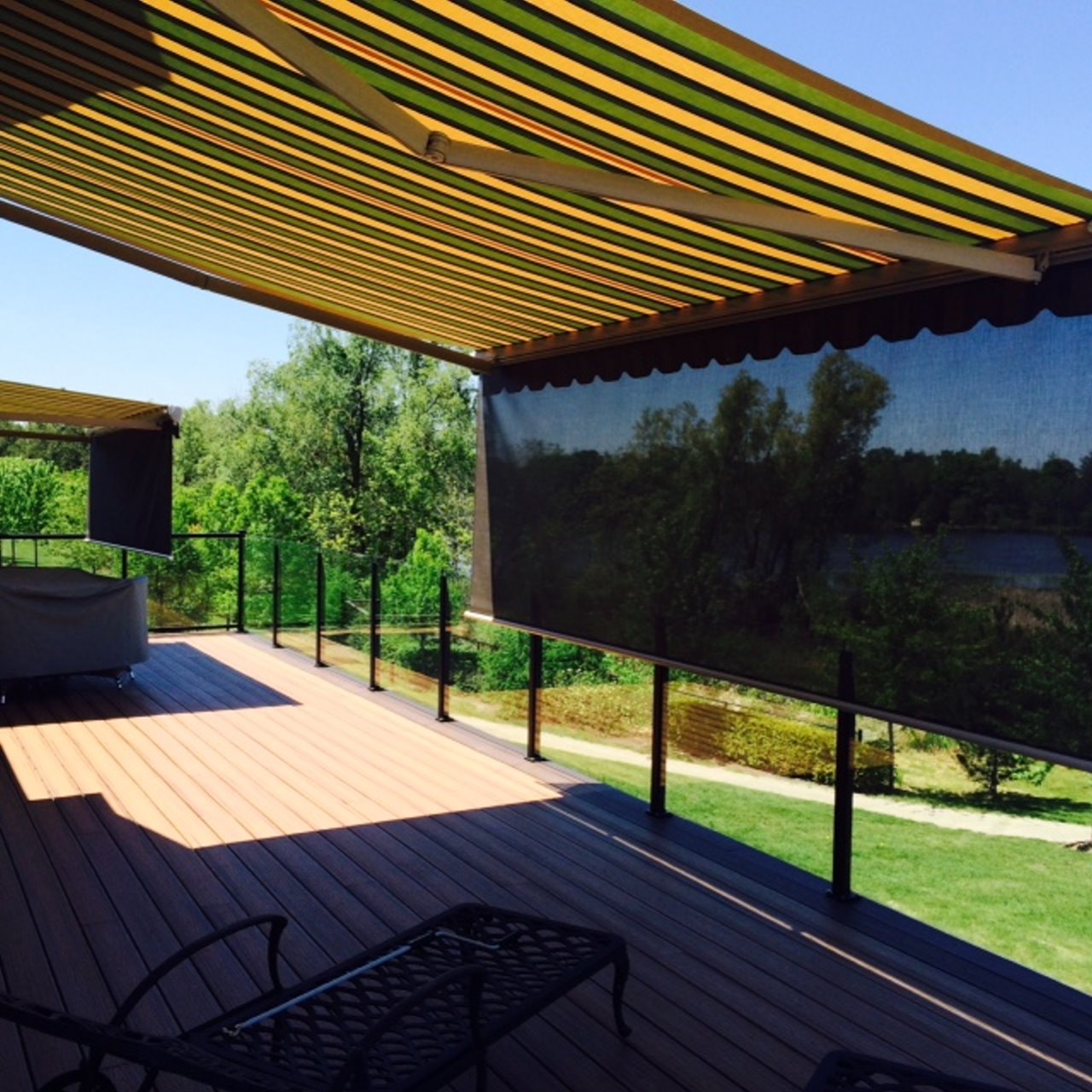 Enhance Your Outdoor Space with Acrylic Outdoor Roller Blind Fabric