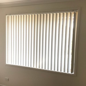 Luxury 100% Semi-Blackout Polyester Vertical Roller Blinds Fabrics With Custom Design